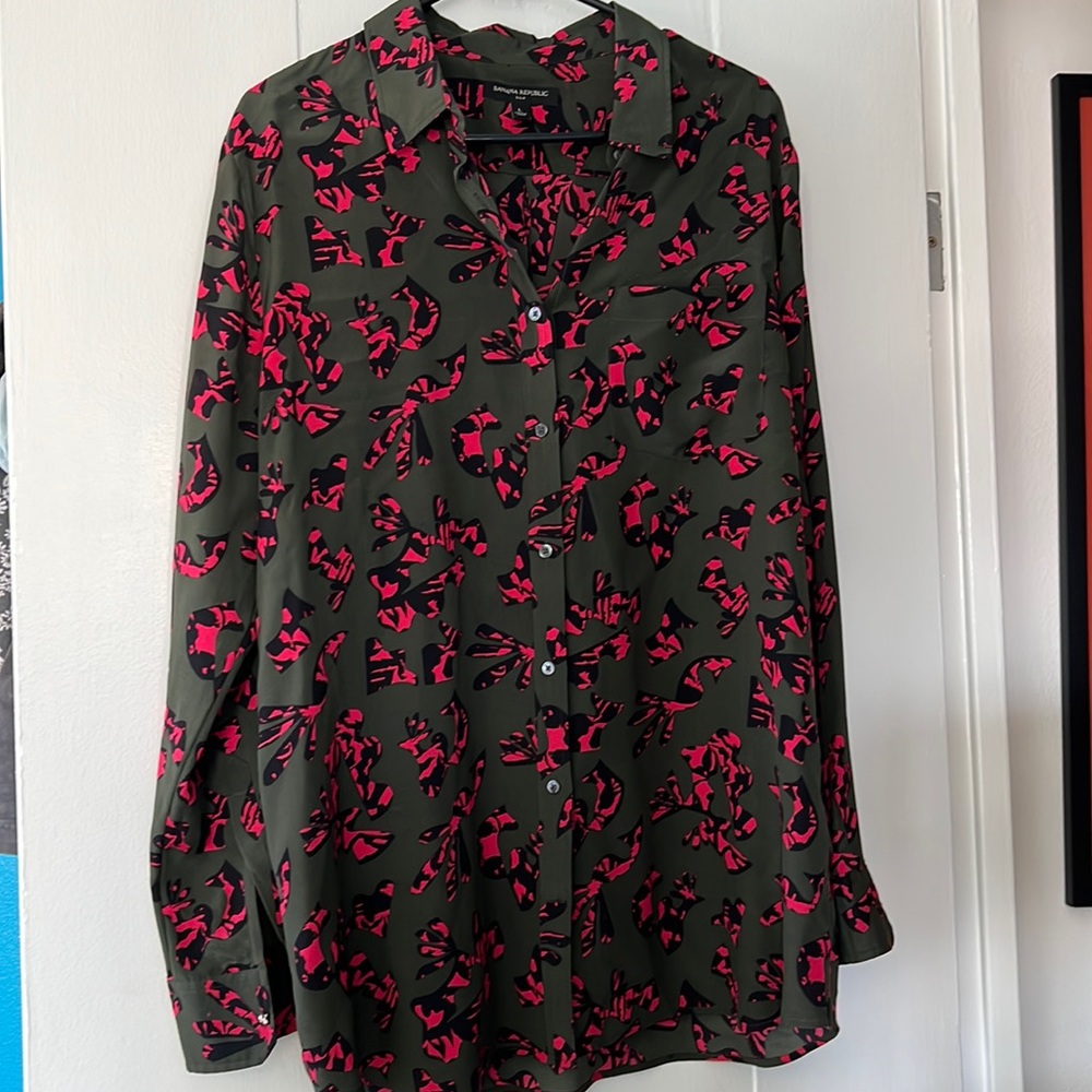 Banana Republic silk blouse